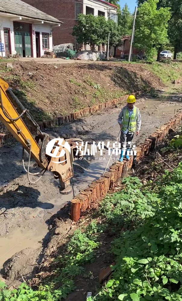寧德河道清淤專業(yè)施工-挖掘機清理河底淤泥的深度如何控制？